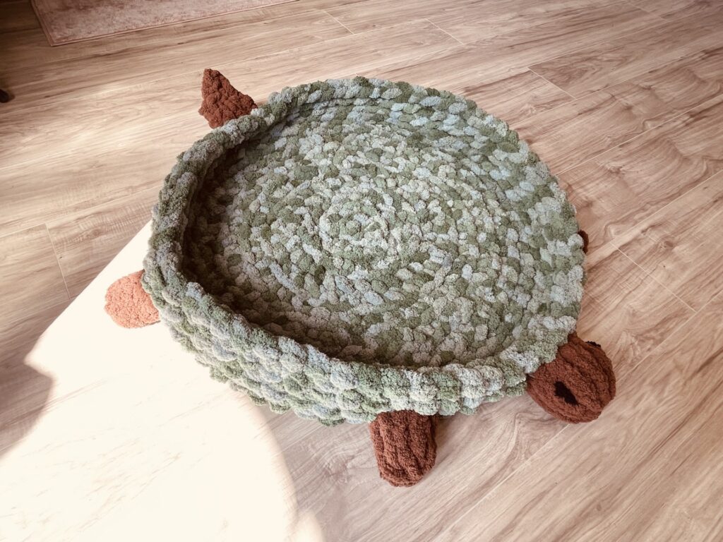 turtle dog bed hand knitted in milwaukee wisconsin