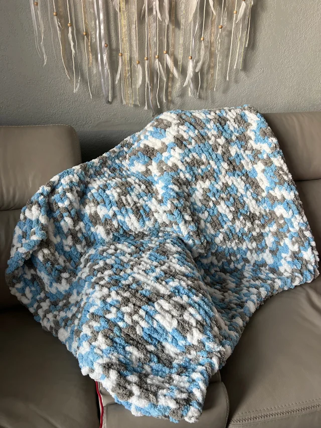 baby blue knit baby blanket