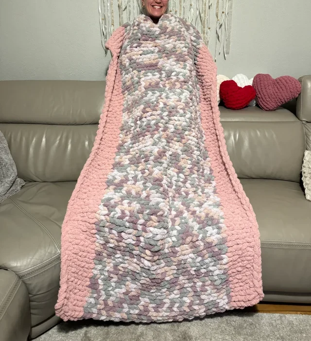 chalky flame knit blanket