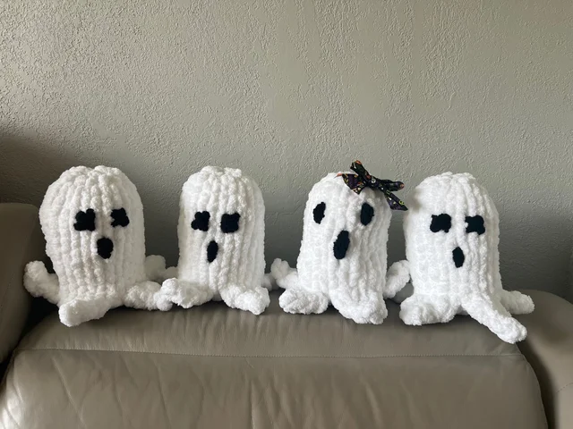 ghost knit decor